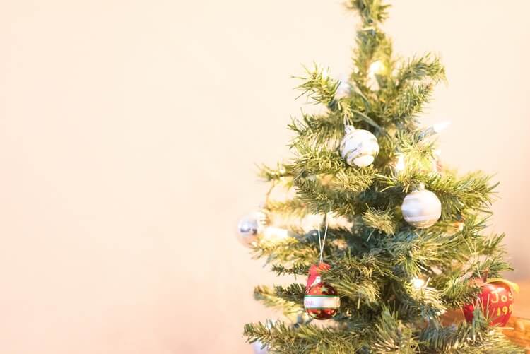 Christmas-tree- decoration-tips-4