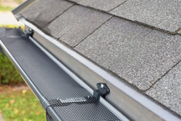 Gutters cleaning