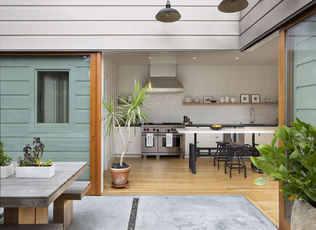 Outdoor Vs. Indoor Kitchens 