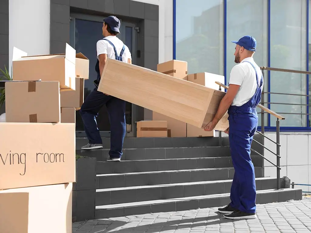 Moving Yourself vs Hiring Movers